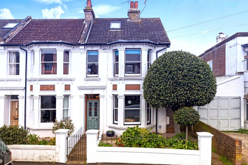 Property photo 1 of 24