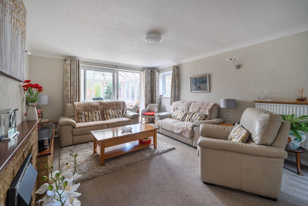 Property photo 3 of 16 1406177-16-697B65...