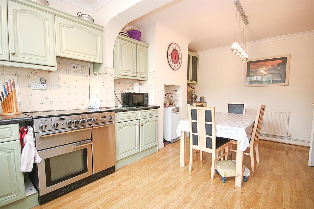 Property photo 3 of 19 Kitchen 1.Jpg