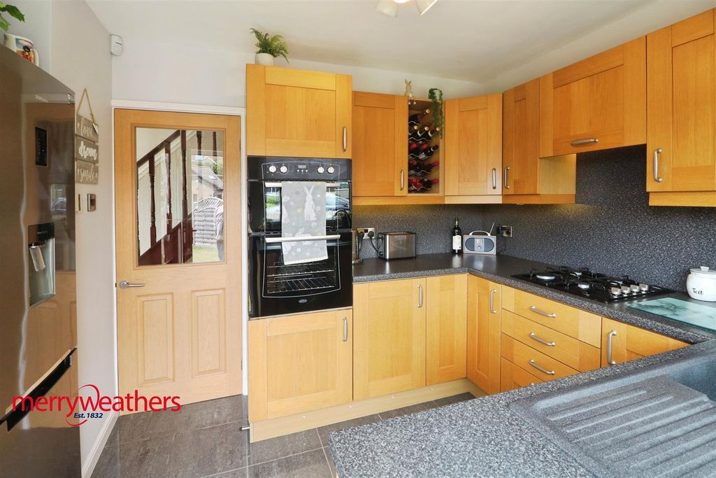 Property photo 3 of 24 Kitchen