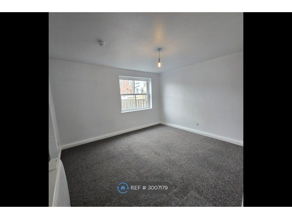Property photo 2 of 4 Living Room