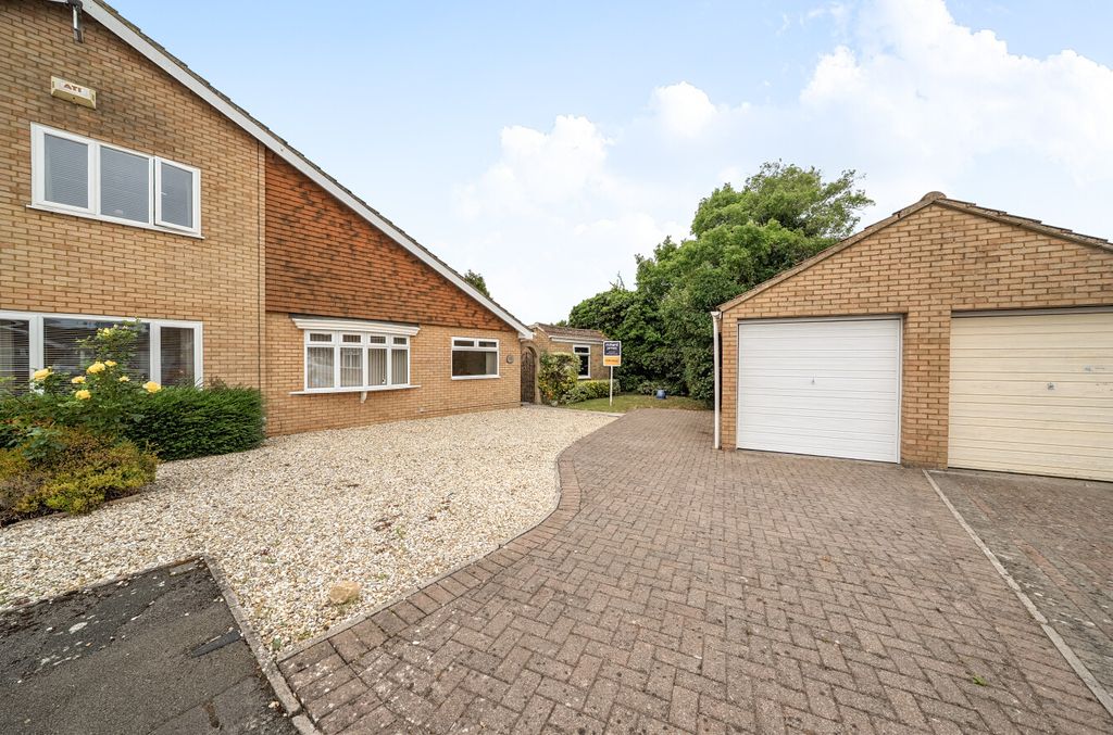 Property photo 1 of 12 147069110