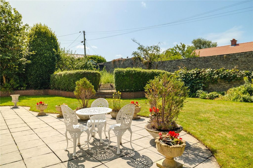 Property photo 2 of 36 Picture No. 11