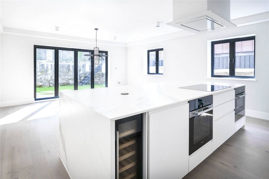 Property photo 3 of 14 Picture No. 07