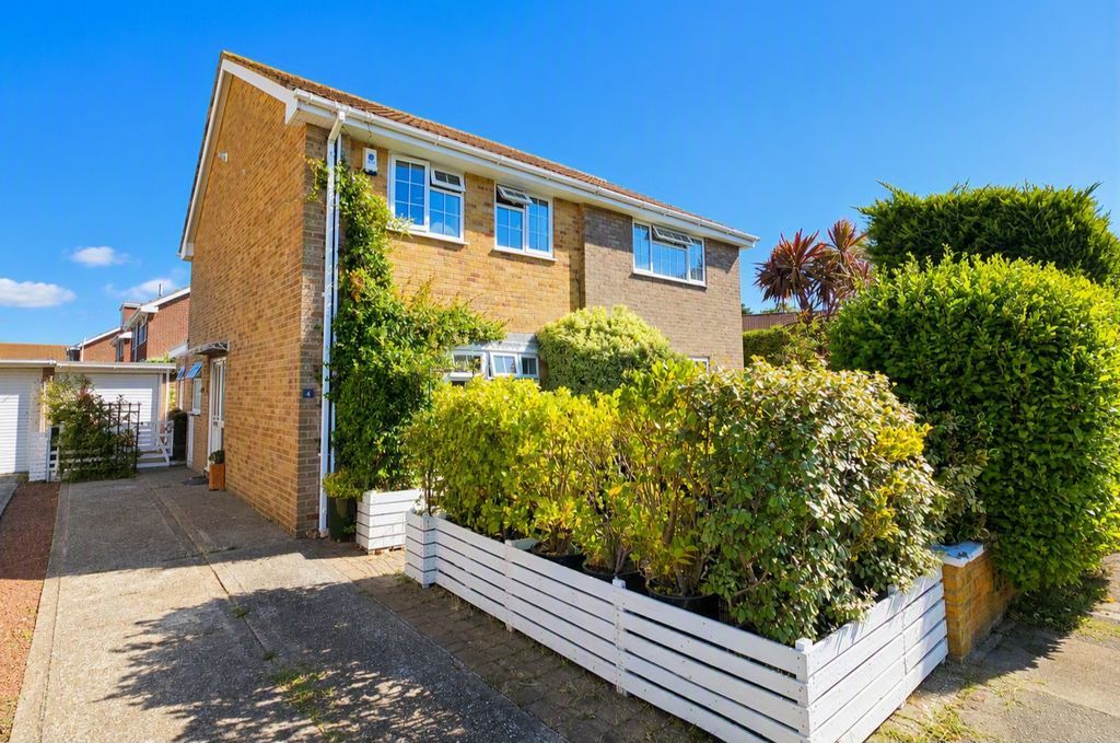 Property photo 1 of 13 Front