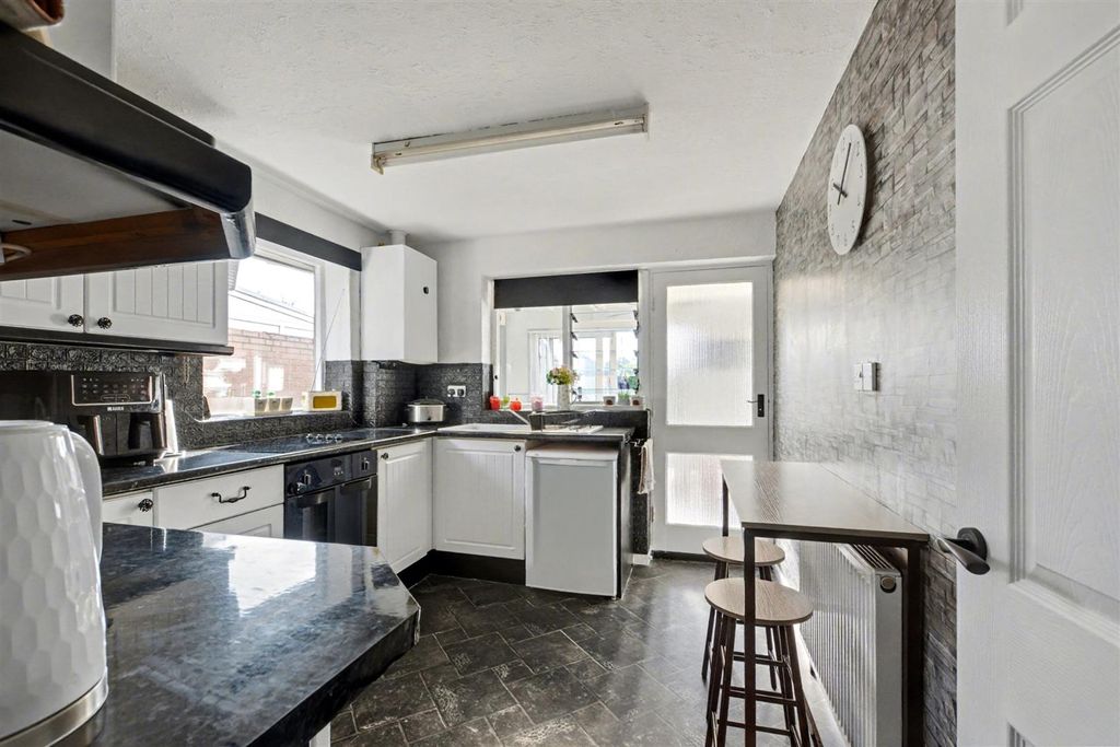 Property photo 2 of 20 Kitchen.Jpeg