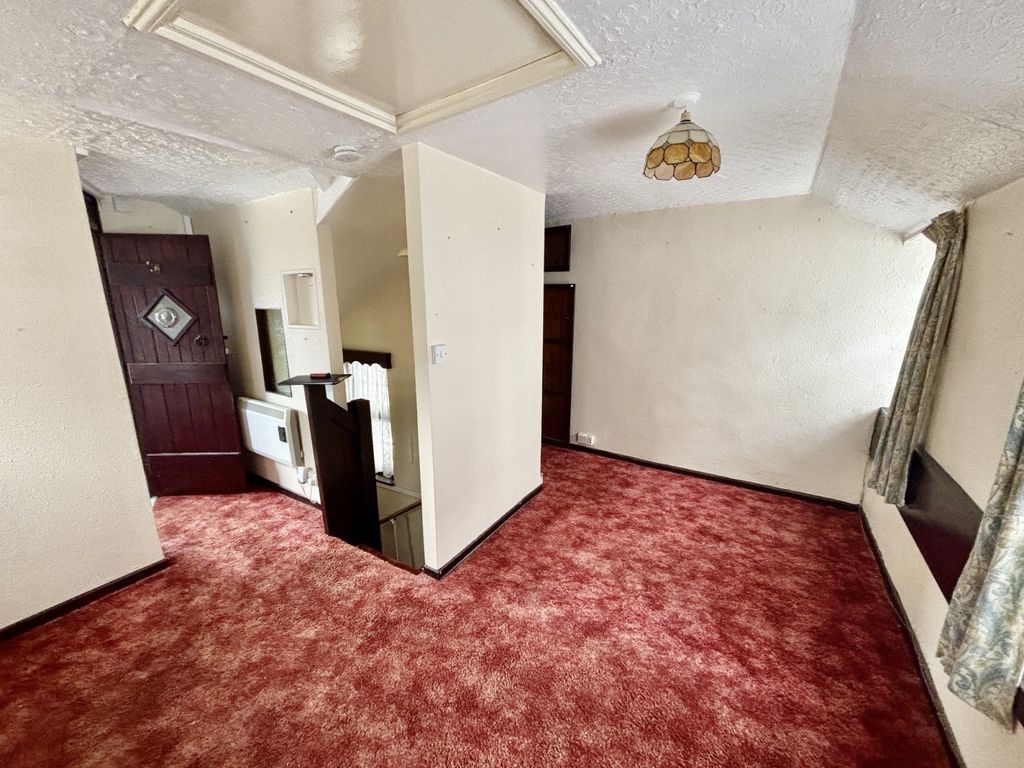 Property photo 3 of 6 Gallery