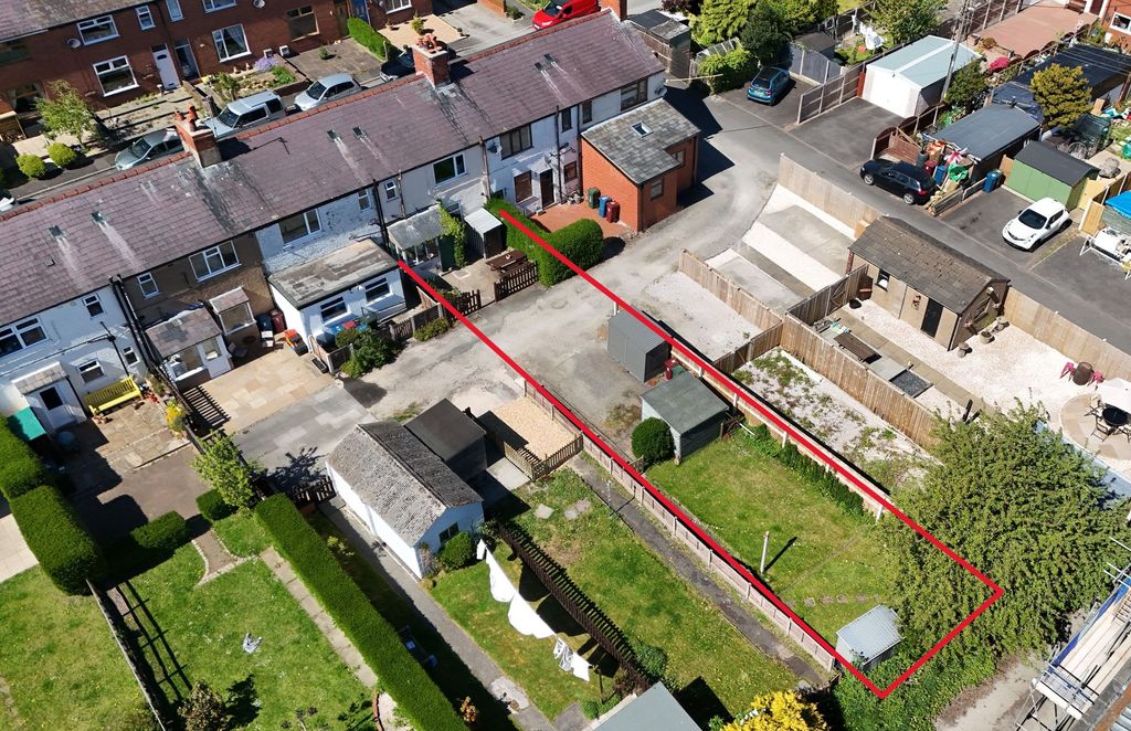 Property photo 1 of 17