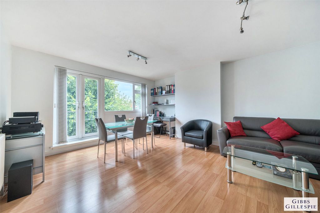 Property photo 2 of 17 Picture No. 03