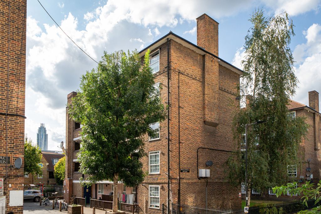 Property photo 1 of 15 1511514-19-6A85d1...