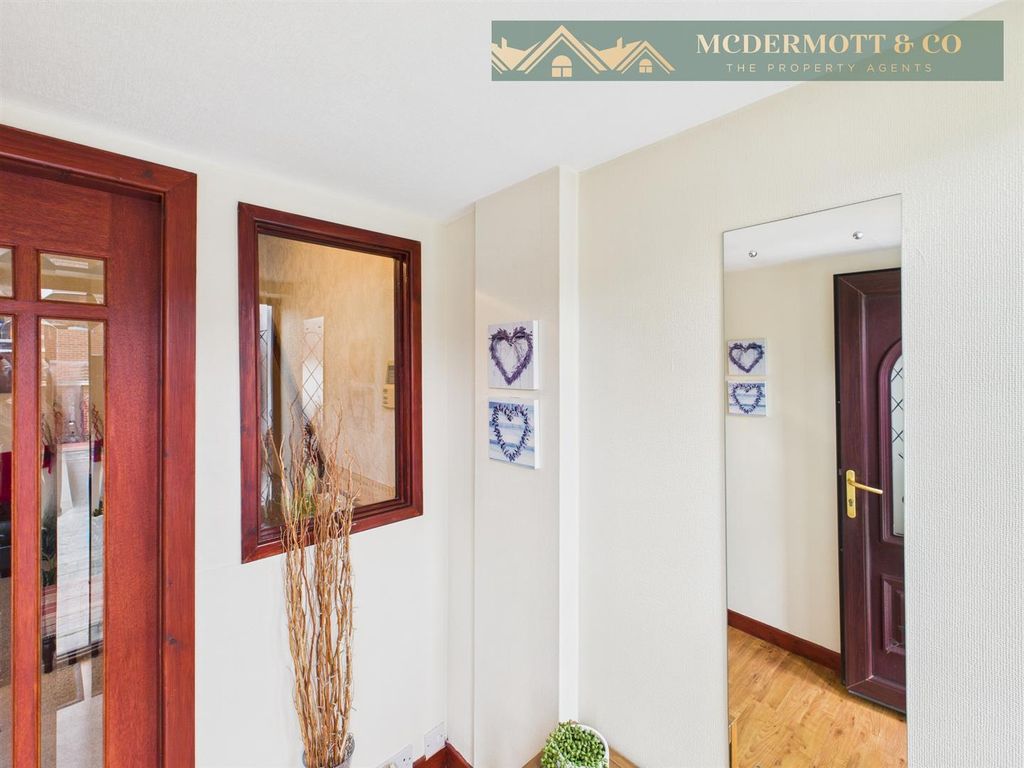 Property photo 2 of 24 Entrance Porch