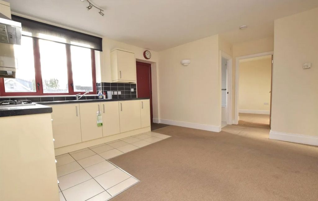 Property photo 3 of 6 Picture 3