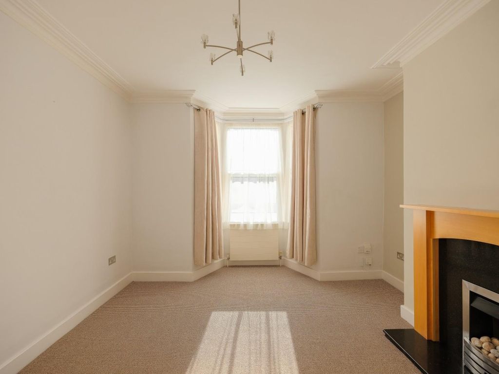 Property photo 3 of 23 Sf72_261016_003.Jpg