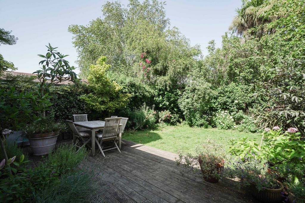 Property photo 2 of 33 5286111