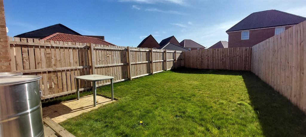 Property photo 2 of 10 Outside