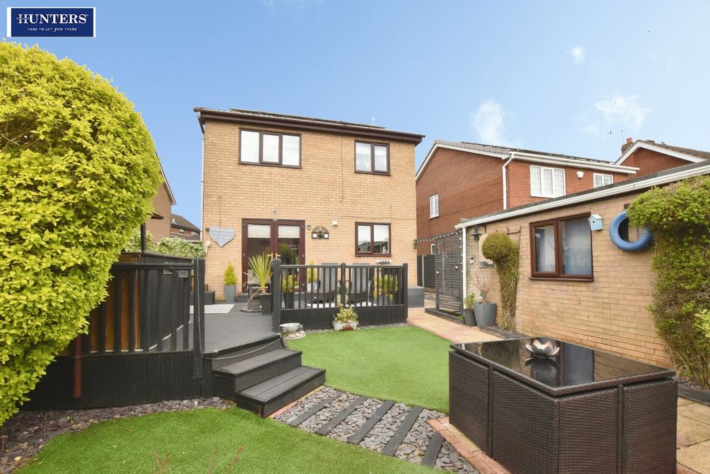 Property photo 2 of 26 Garden