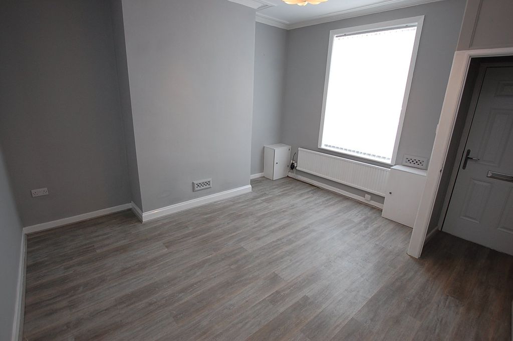 Property photo 3 of 14 Picture No. 02