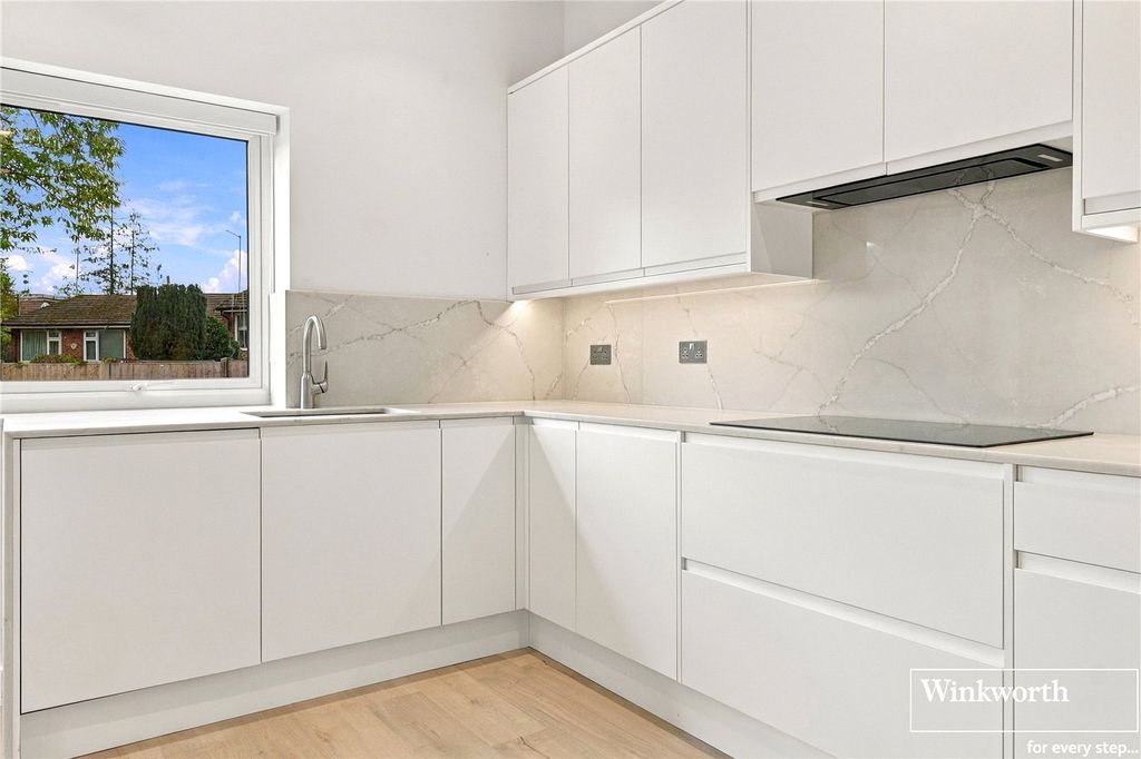 Property photo 3 of 13 Picture No. 18