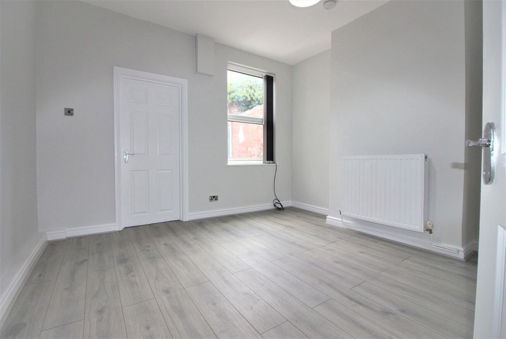 Property photo 3 of 11 3 - .Jpg