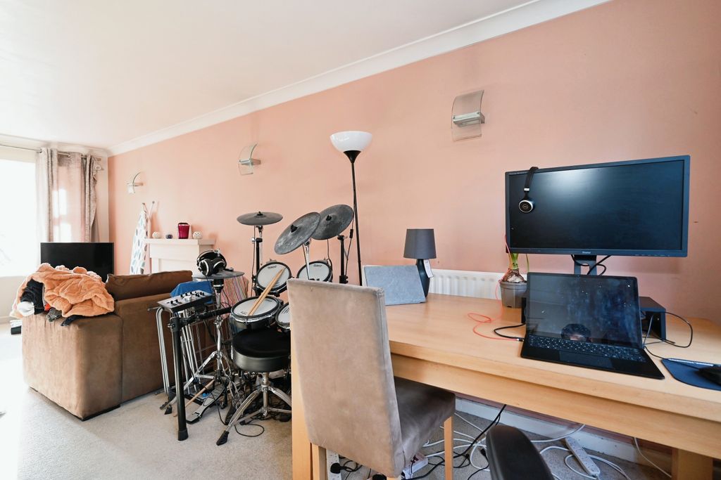 Property photo 3 of 15