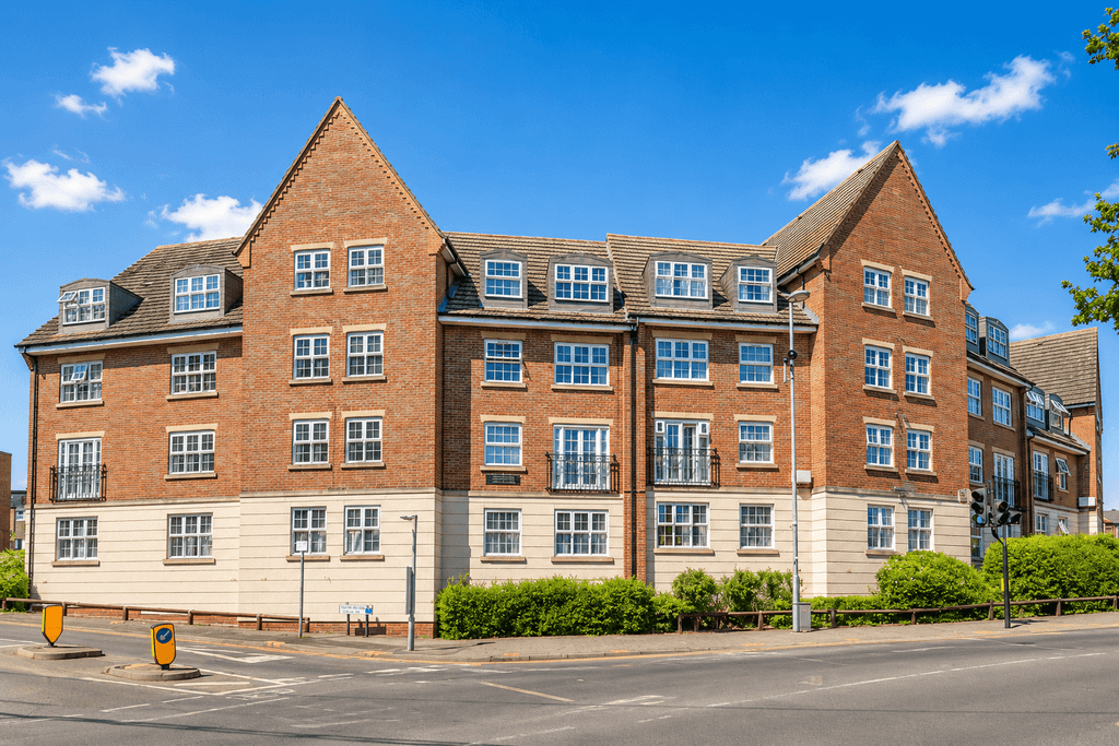 Property photo 1 of 12 2 Bedroom 2nd Floor Flat To Rent In Walthamstow Central