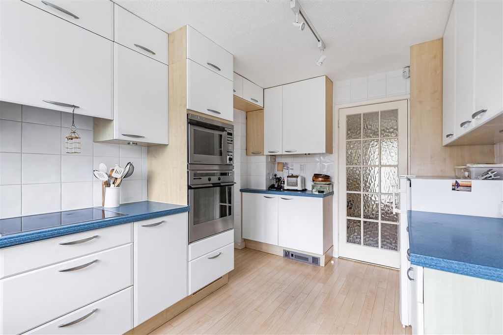 Property photo 3 of 23 7_75209.Jpg