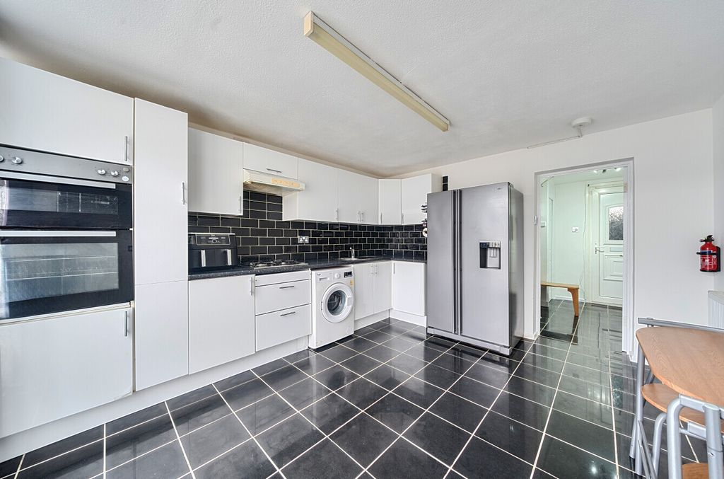 Property photo 2 of 17 Kitchen