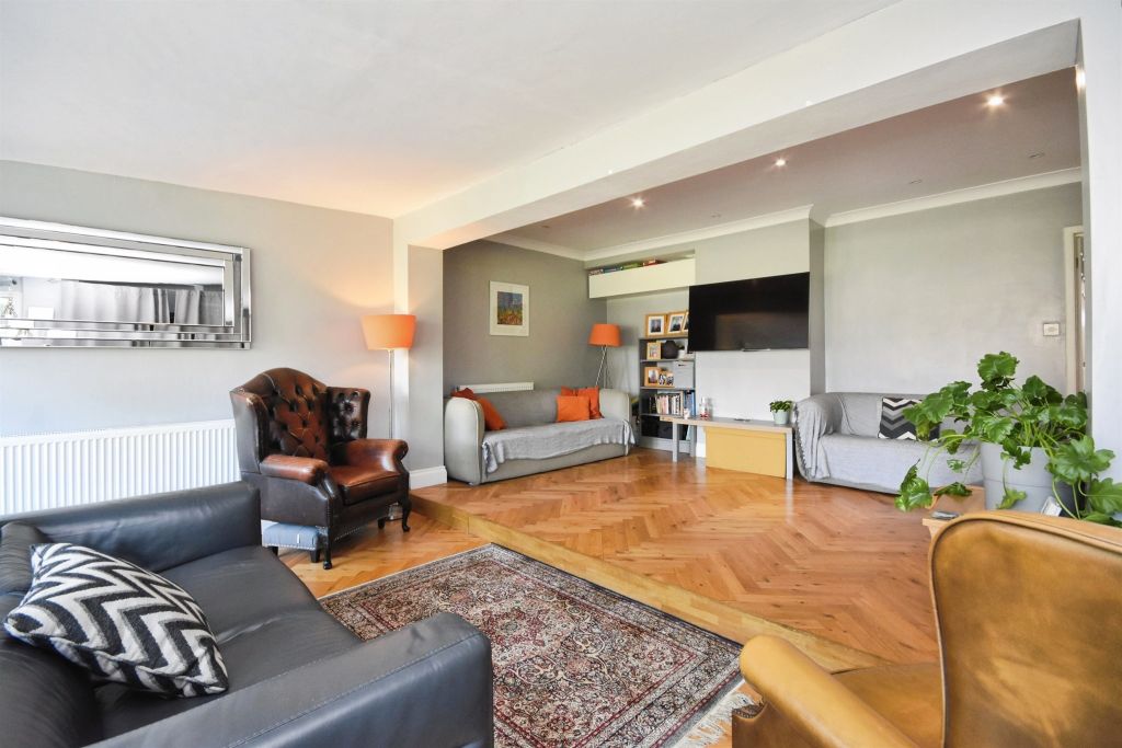 Property photo 2 of 17