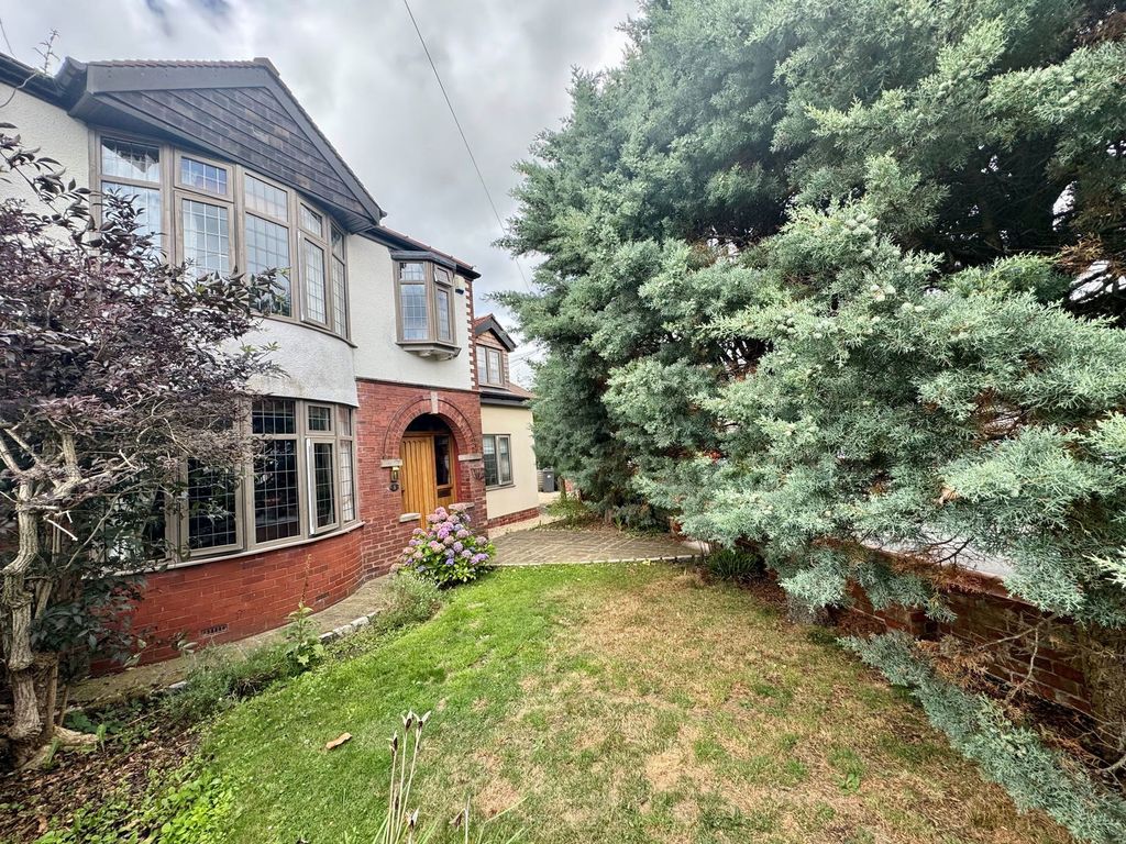 Property photo 3 of 28