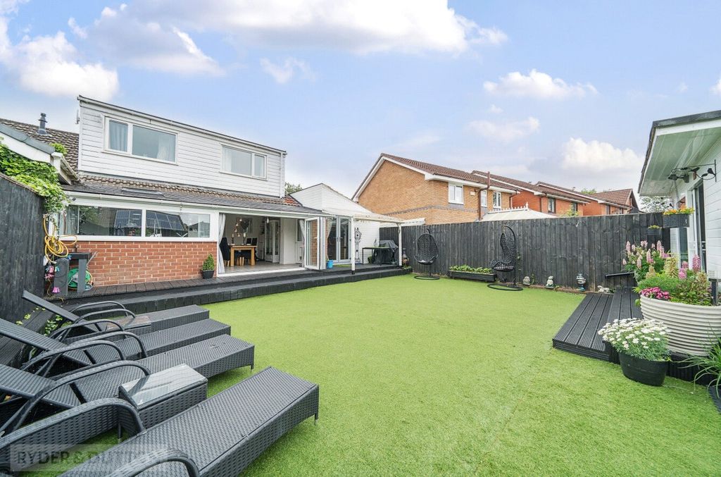 Property photo 1 of 21 External