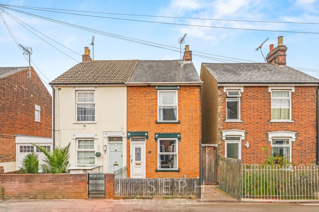 Property photo 1 of 12