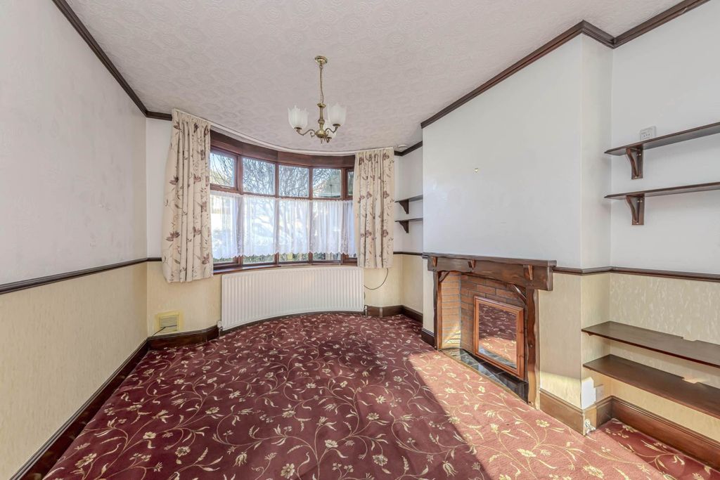 Property photo 3 of 21