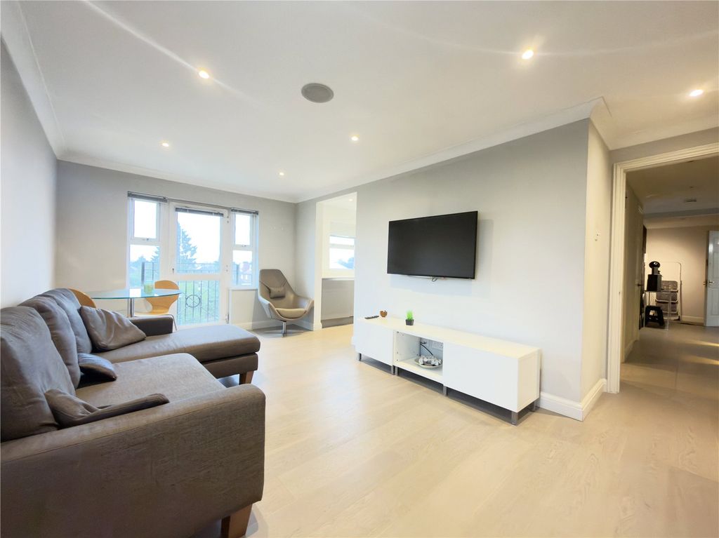 Property photo 2 of 12 Picture No. 24