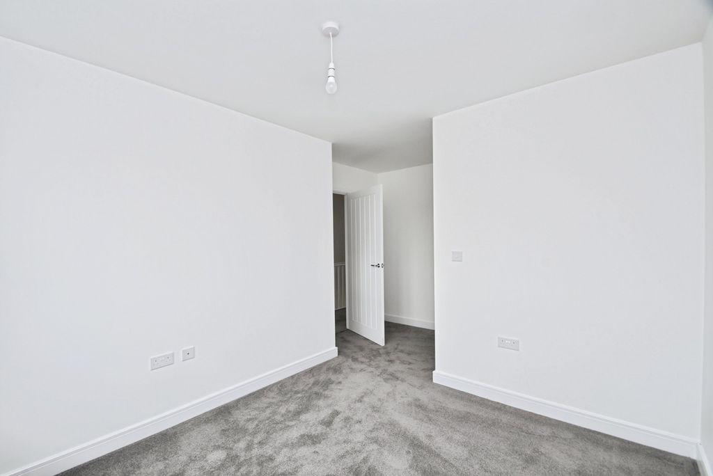 Property photo 3 of 16 Pbox-Img.Jpg