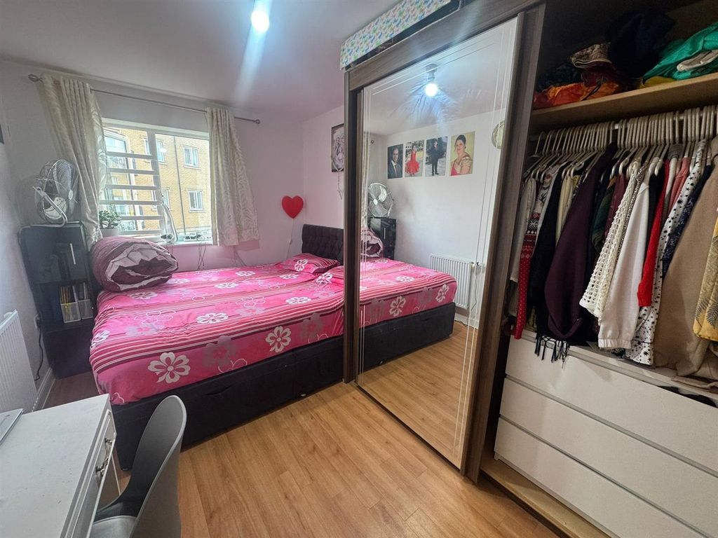 Property photo 3 of 8 Gallery