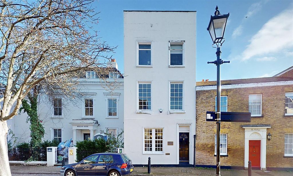 Property photo 2 of 9 P2.Jpg