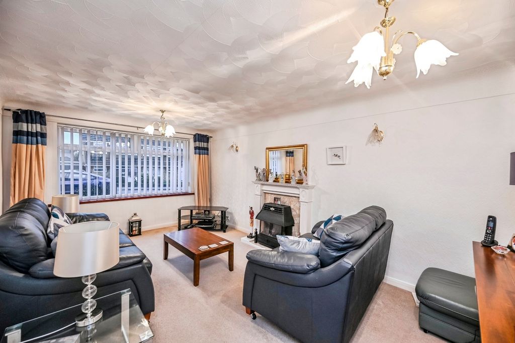 Property photo 2 of 17 Photo