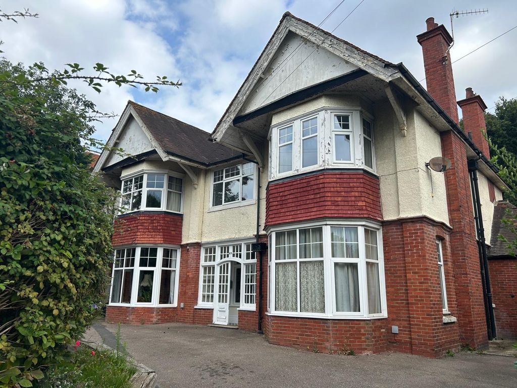 Property photo 1 of 13