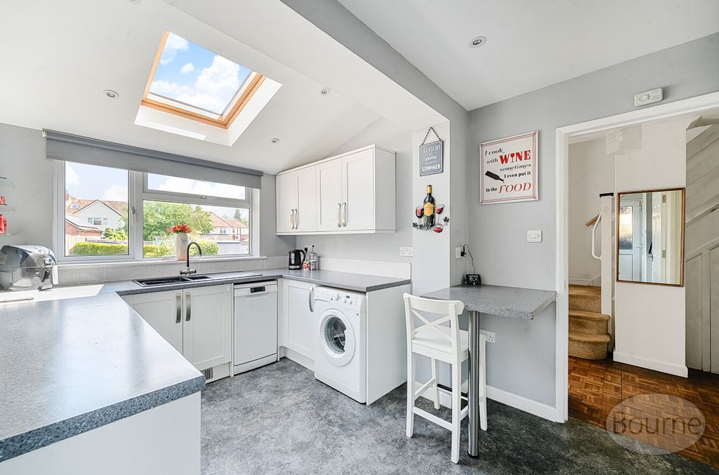 Property photo 3 of 18 03F04E14-52Aa-458...
