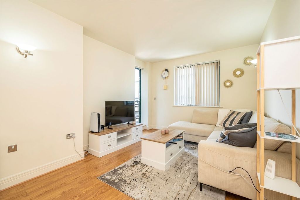 Property photo 2 of 5