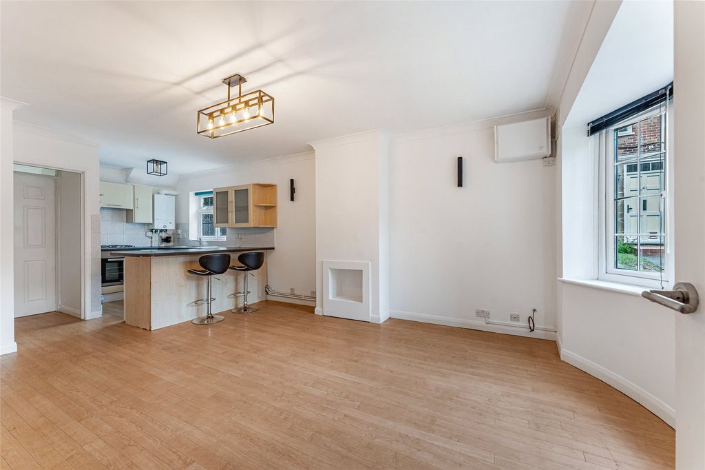 Property photo 2 of 13 Picture No. 10