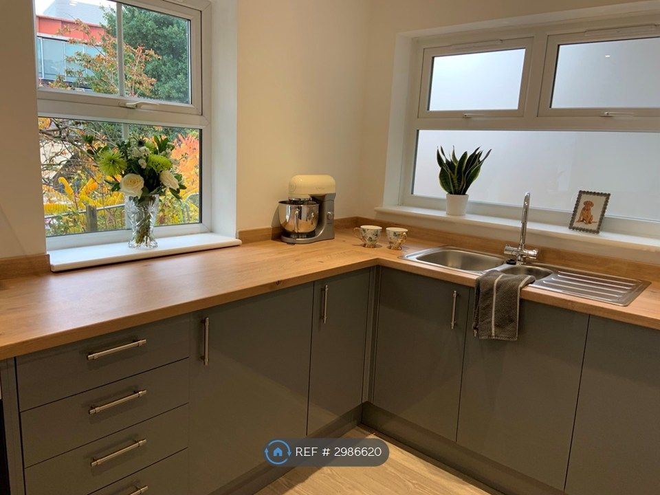 Property photo 2 of 14 Kitchen