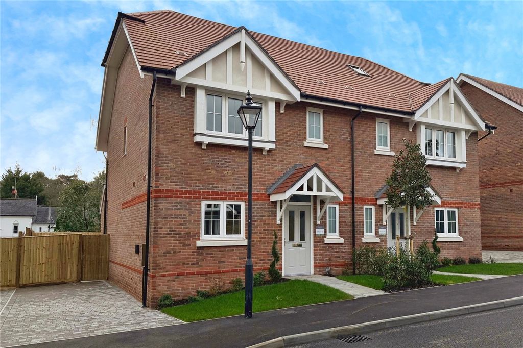 Property photo 1 of 11 External