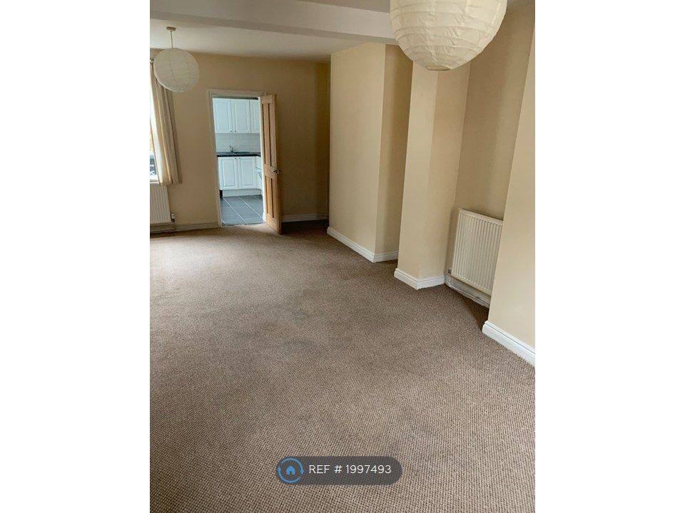 Property photo 3 of 9 Lounge Diner