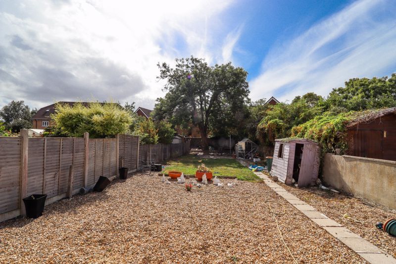 Property photo 3 of 11 Garden