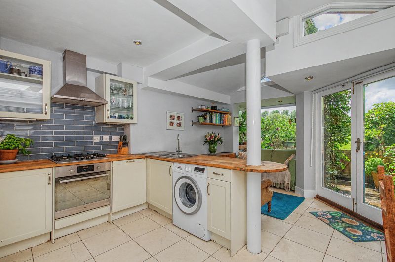Property photo 3 of 18 Kitchen