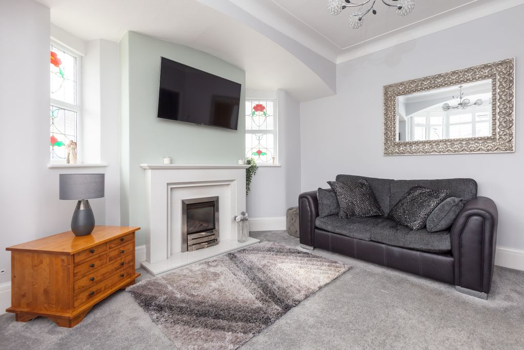 Property photo 3 of 27 17 Cottam Lane-11