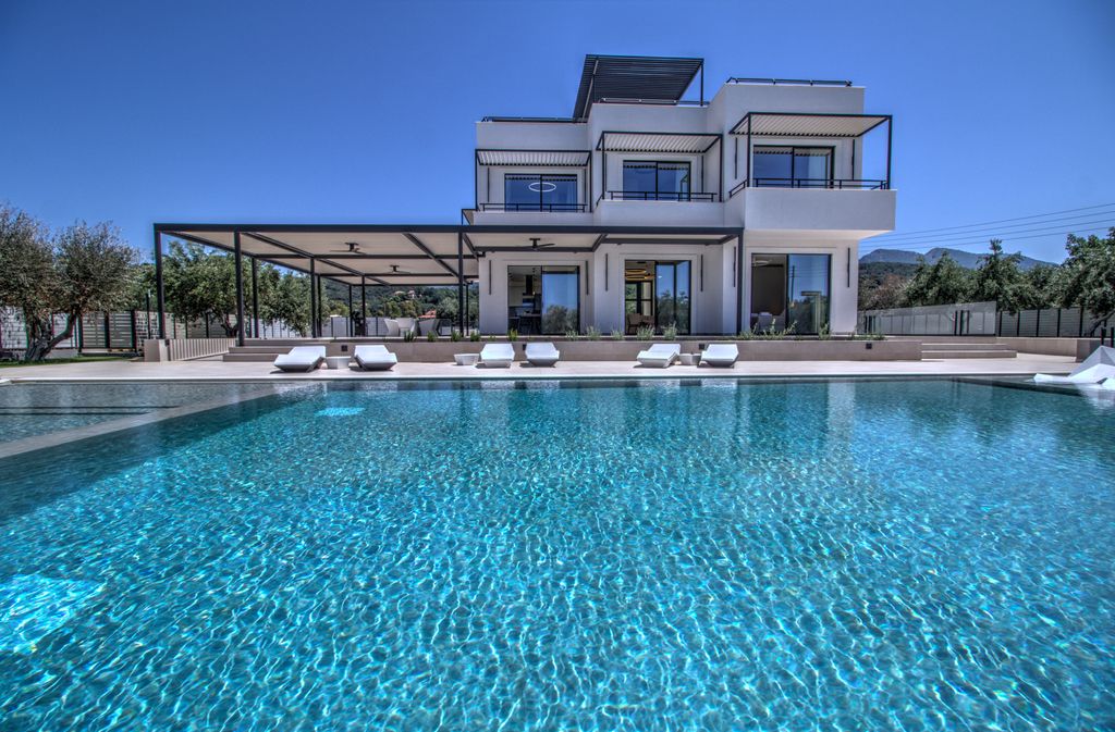 Property photo 3 of 34