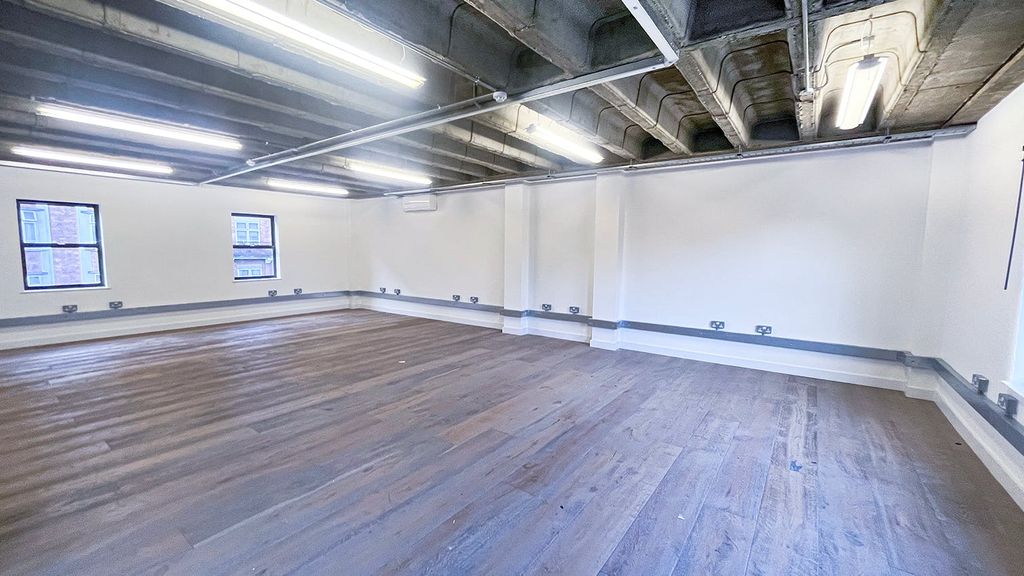 Property photo 3 of 9 Bishops Park House Fulham High St Sw6 Office To Let West London Office2.Jpg