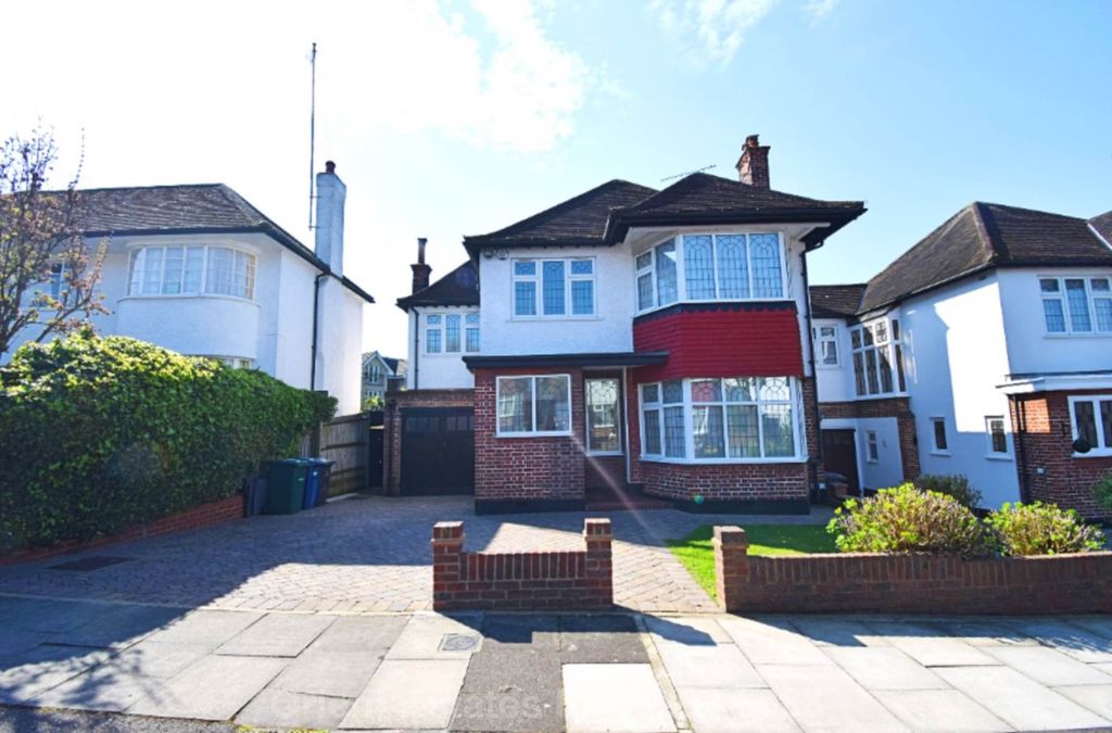 Property photo 1 of 11